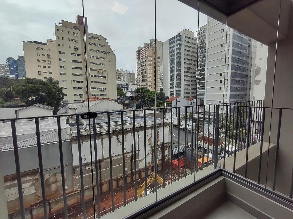 Vn Melo Alves * São Paulo